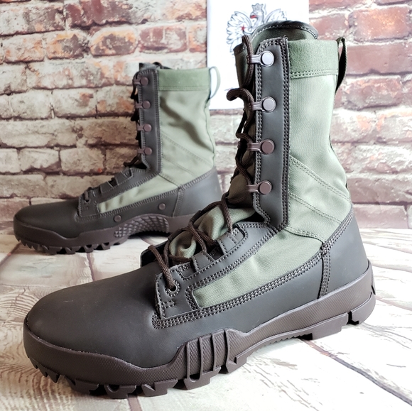 nike sfb jungle boots